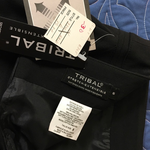 Black, lined, back zip skirt. Never worn. - Picture 5 of 5